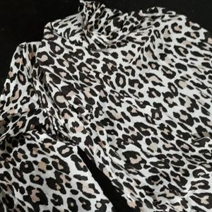 H&M Leopard Scarf